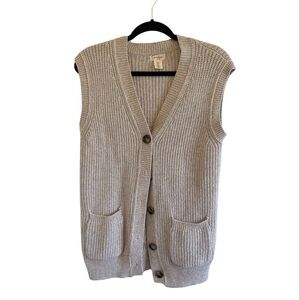 Jessica Simpson Ribbed V-Neck Button Front Sweater Vest in Light Beige